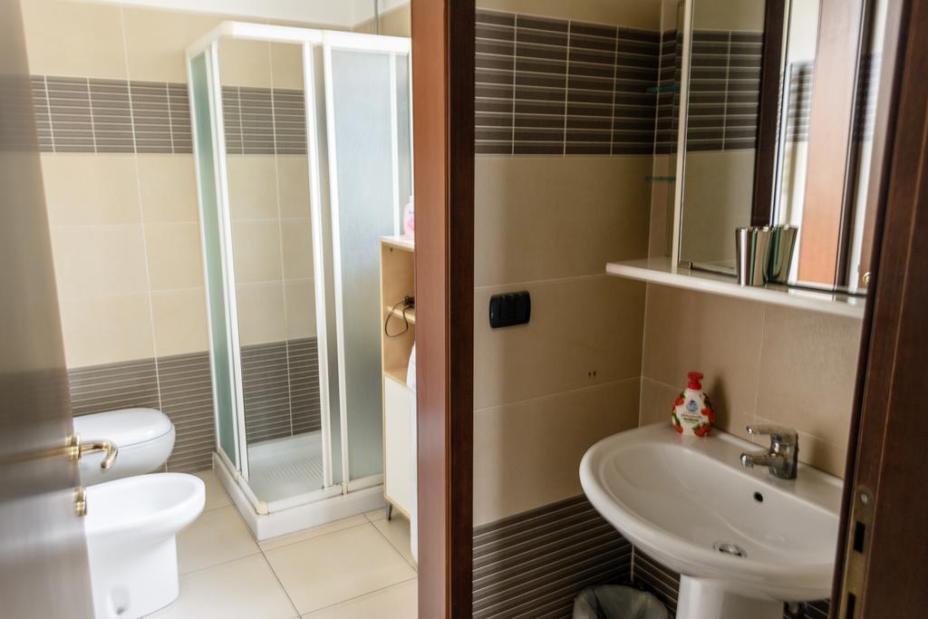 Bed And Breakfast Linate Peschiera Borromeo Luaran gambar